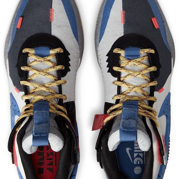 Nike Air Deldon Basketball Shoes - Picture 8 of 16